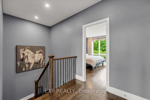Photo 14 at 28 Crestridge Drive, Patterson, Vaughan