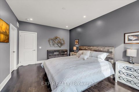 Photo 15 at 28 Crestridge Drive, Patterson, Vaughan