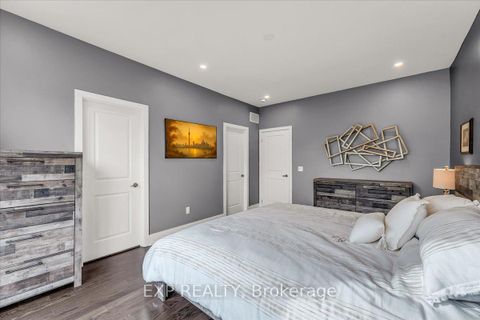 Photo 16 at 28 Crestridge Drive, Patterson, Vaughan