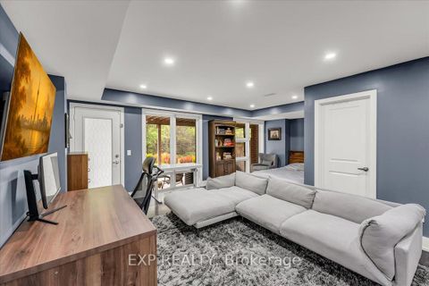 Photo 24 at 28 Crestridge Drive, Patterson, Vaughan