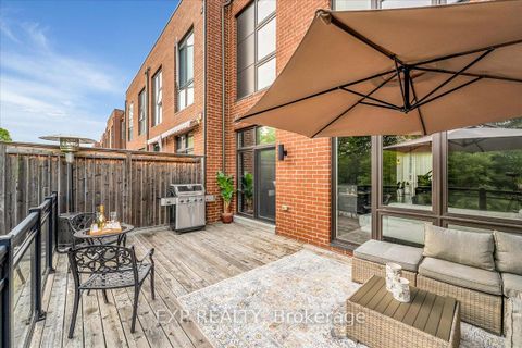 Photo 31 at 28 Crestridge Drive, Patterson, Vaughan