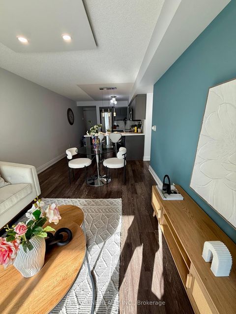 Photo 2 at 904W - 565 Wilson Avenue, Clanton Park, Toronto