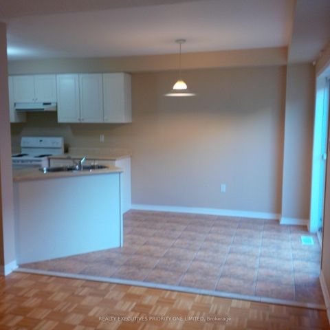 Photo 2 at 150 Hollywood Hill Circle, Vellore Village, Vaughan