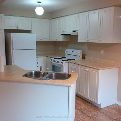 Photo 3 at 150 Hollywood Hill Circle, Vellore Village, Vaughan Photo 3 at 150 Hollywood Hill Circle, Vellore Village, Vaughan