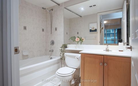 Photo 4 at 929 - 250 Wellington Street W, Waterfront Communities C1, Toronto