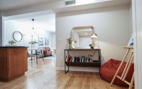 Photo 5 at 929 - 250 Wellington Street W, Waterfront Communities C1, Toronto