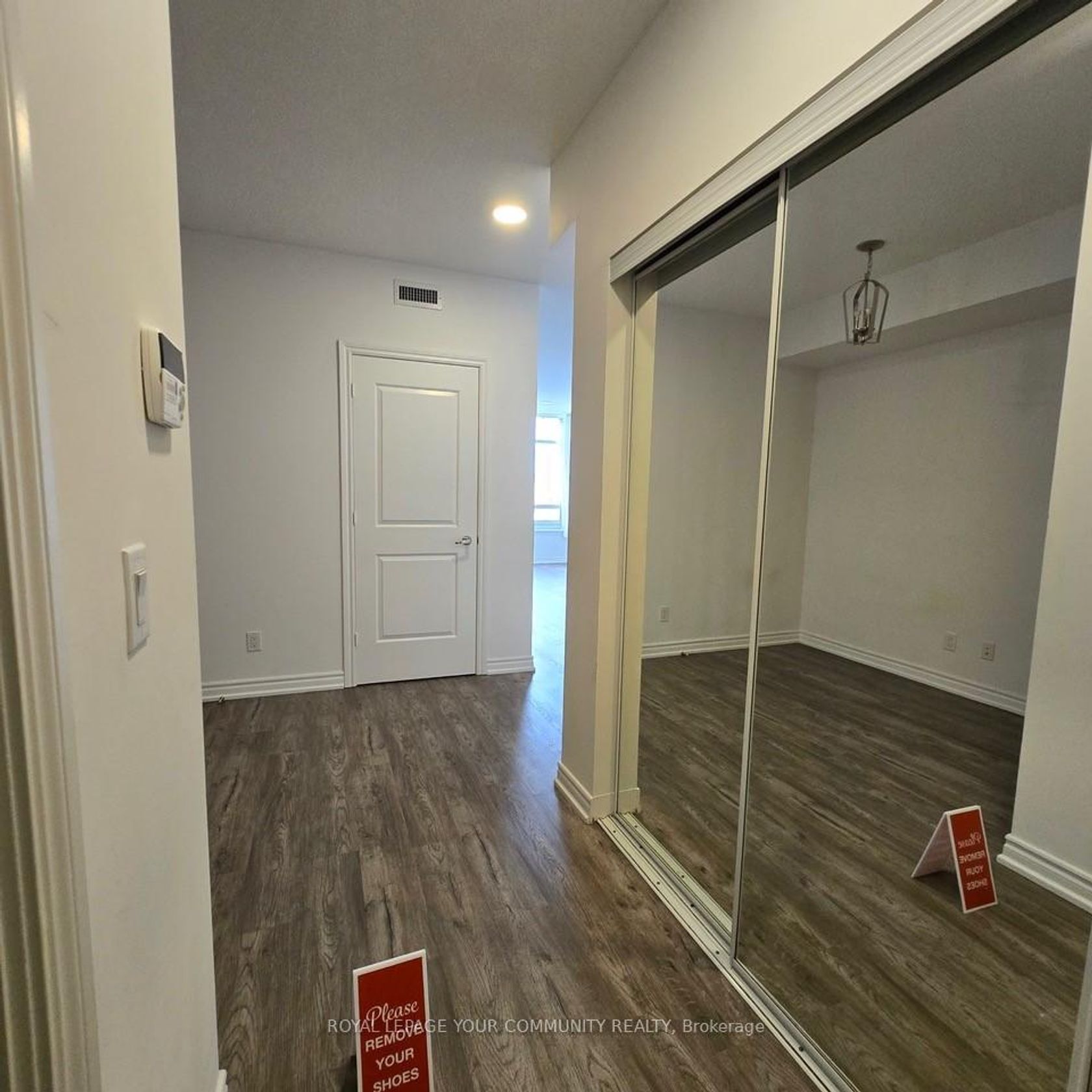 312 - 9245 Jane Street, Maple, Vaughan 