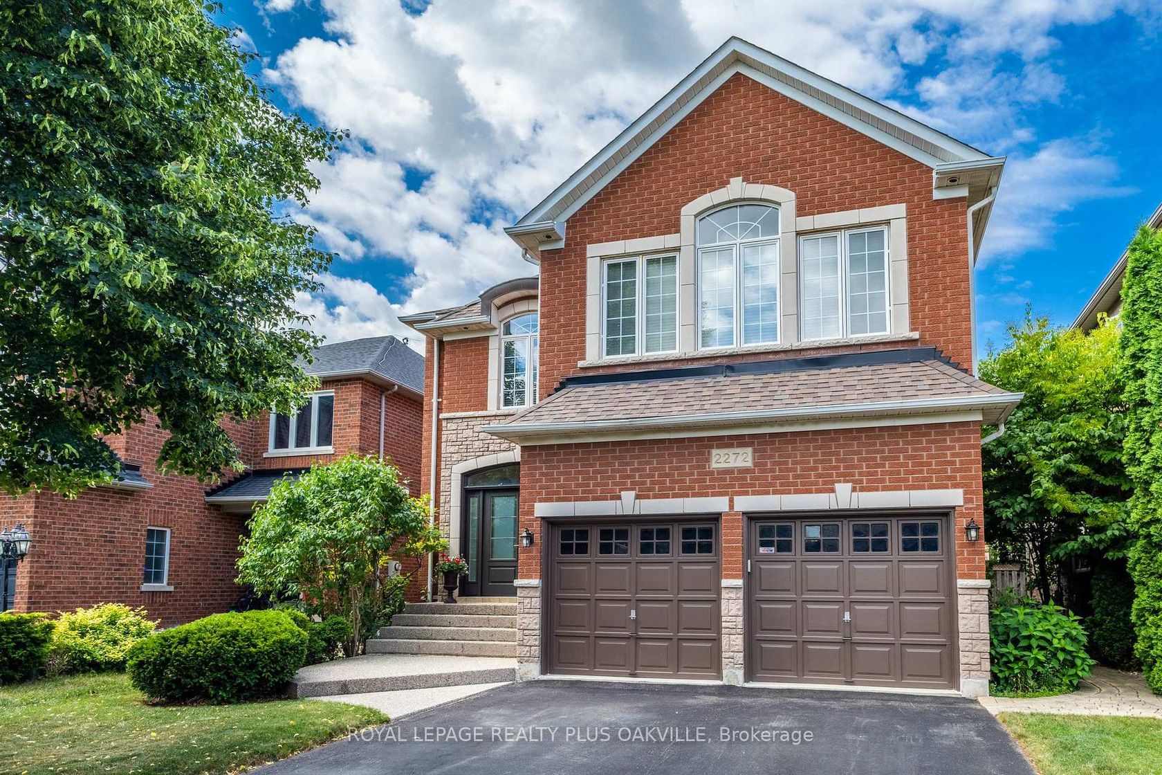 2272 Overfield Road, WT West Oak Trails, Oakville 