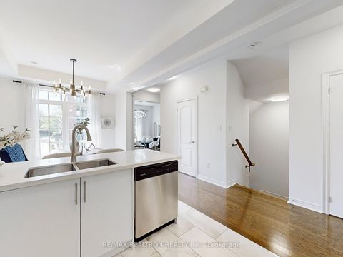 Photo 20 at 2 - 108 Dunlop Street, Crosby, Richmond Hill