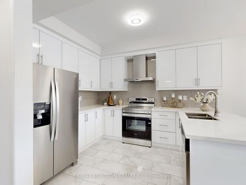 Photo 22 at 2 - 108 Dunlop Street, Crosby, Richmond Hill