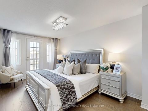 Photo 25 at 2 - 108 Dunlop Street, Crosby, Richmond Hill