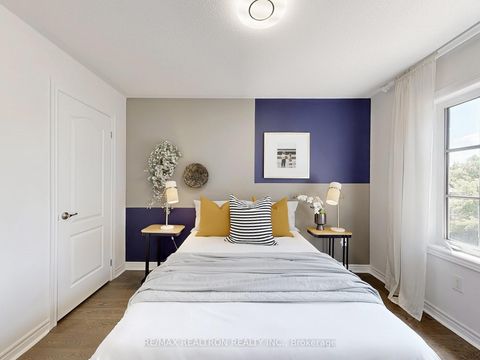 Photo 34 at 2 - 108 Dunlop Street, Crosby, Richmond Hill