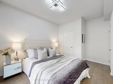 Photo 36 at 2 - 108 Dunlop Street, Crosby, Richmond Hill