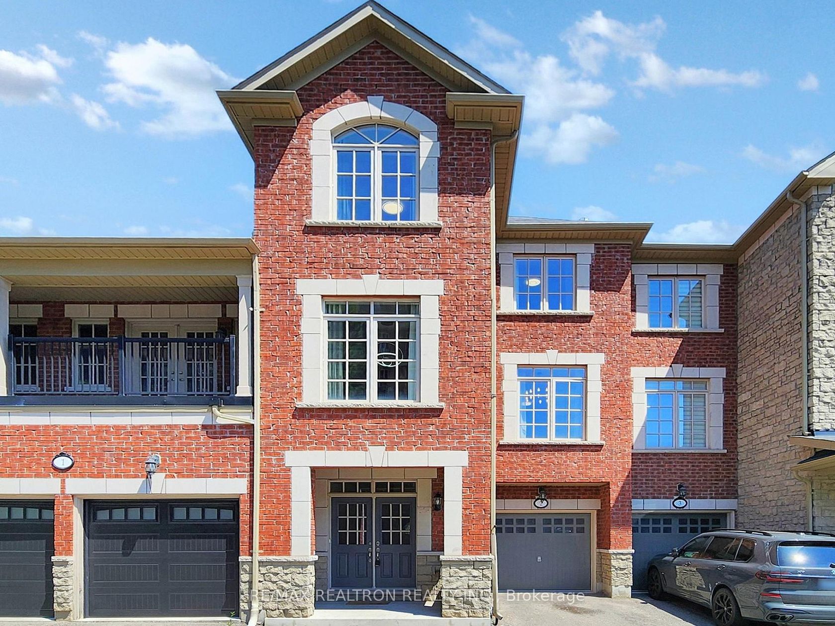2 - 108 Dunlop Street, Crosby, Richmond Hill 