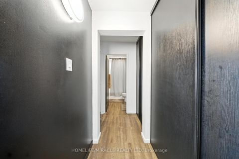 Photo 9 at 1212 - 2 Glamorgan Avenue, Dorset Park, Toronto