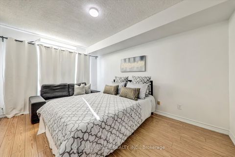 Photo 16 at 410 - 2550 Lawrence Avenue E, Dorset Park, Toronto