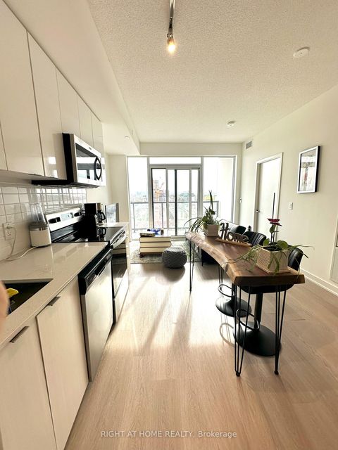 Photo 8 at 906 - 859 The Queensway Street, Queensway, Toronto