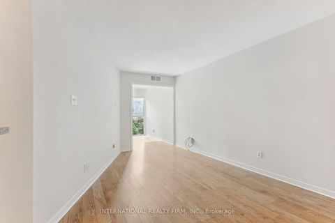 Photo 8 at 628 - 801 King Street W, Niagara, Toronto