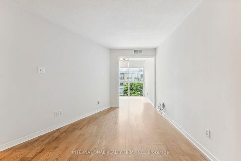 Photo 9 at 628 - 801 King Street W, Niagara, Toronto