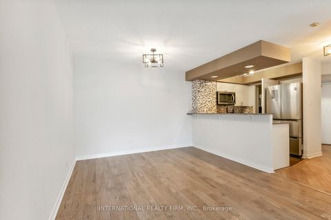 Photo 10 at 628 - 801 King Street W, Niagara, Toronto