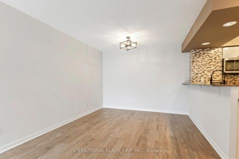 Photo 12 at 628 - 801 King Street W, Niagara, Toronto