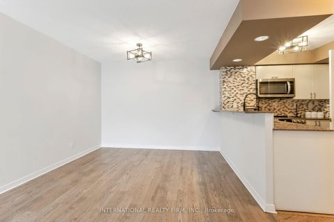 Photo 14 at 628 - 801 King Street W, Niagara, Toronto