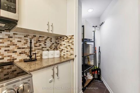 Photo 32 at 628 - 801 King Street W, Niagara, Toronto