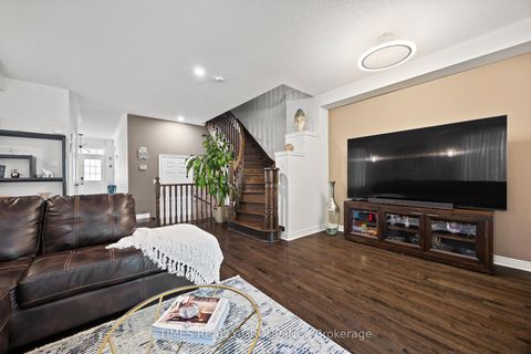 Photo 7 at 108 Sir Sanford Fleming Way, Patterson, Vaughan