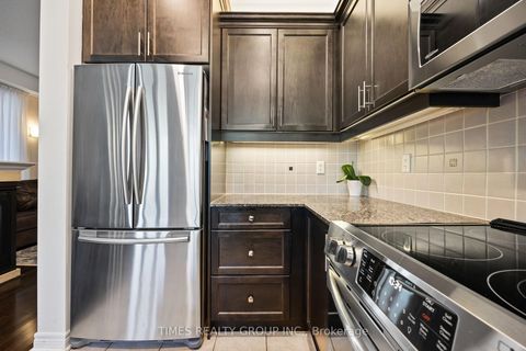 Photo 12 at 108 Sir Sanford Fleming Way, Patterson, Vaughan