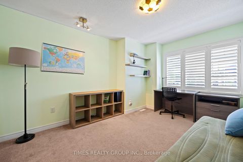 Photo 16 at 108 Sir Sanford Fleming Way, Patterson, Vaughan