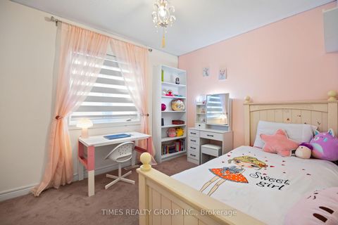 Photo 18 at 108 Sir Sanford Fleming Way, Patterson, Vaughan