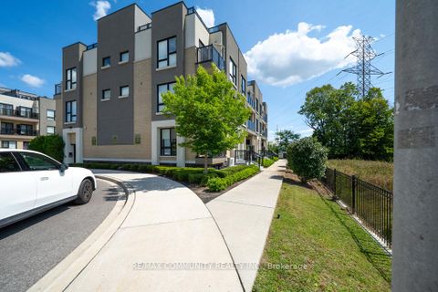 Photo 3 at 234 - 515 Kingbird Grove, Rouge E11, Toronto
