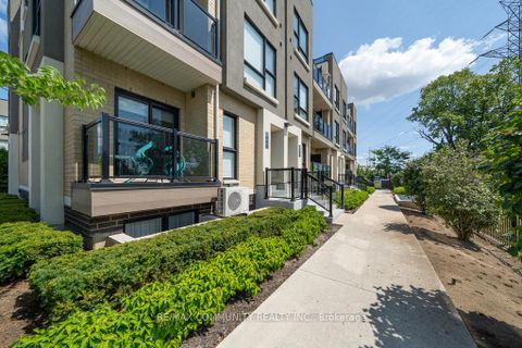 Photo 4 at 234 - 515 Kingbird Grove, Rouge E11, Toronto