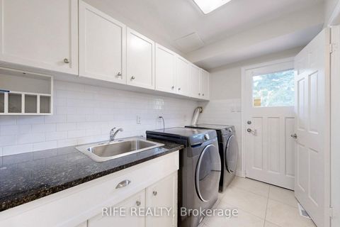 Photo 13 at 8 Elliotwood Court, Windfields, Toronto