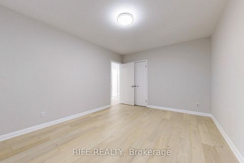 Photo 31 at 8 Elliotwood Court, Windfields, Toronto