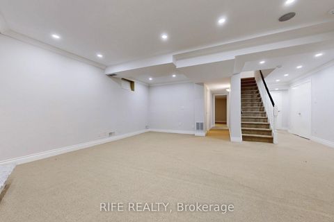 Photo 34 at 8 Elliotwood Court, Windfields, Toronto