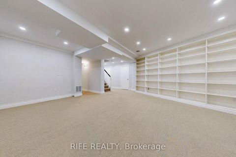 Photo 37 at 8 Elliotwood Court, Windfields, Toronto
