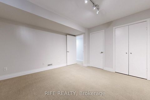 Photo 39 at 8 Elliotwood Court, Windfields, Toronto