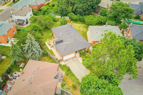 Photo 4 at 9 Thane Court, Pleasant View, Toronto