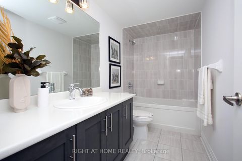 Photo 22 at 60 Duncombe Lane, South Richvale, Richmond Hill