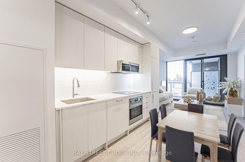 Photo 3 at 526 - 250 Lawrence Avenue W, Lawrence Park North, Toronto