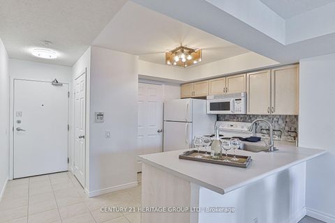 Photo 2 at 701 - 30 Harrison Garden Boulevard, Willowdale East, Toronto