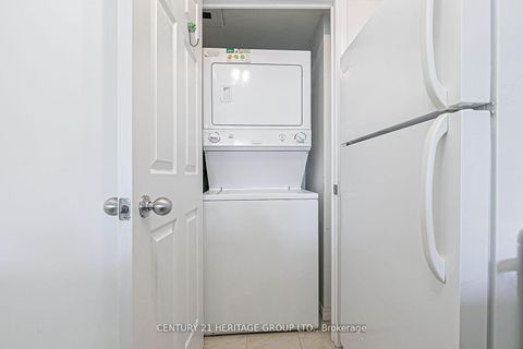 Photo 11 at 701 - 30 Harrison Garden Boulevard, Willowdale East, Toronto