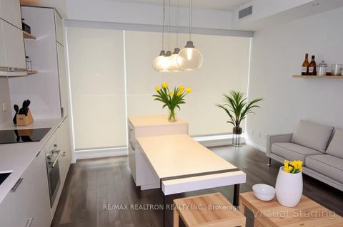 Photo 7 at 1304 - 197 Yonge Street, Yonge Corridor, Toronto Photo 7 at 1304 - 197 Yonge Street, Yonge Corridor, Toronto