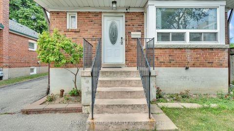 Photo 3 at 6 De Quincy Boulevard, Clanton Park, Toronto
