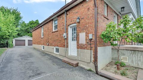 Photo 4 at 6 De Quincy Boulevard, Clanton Park, Toronto