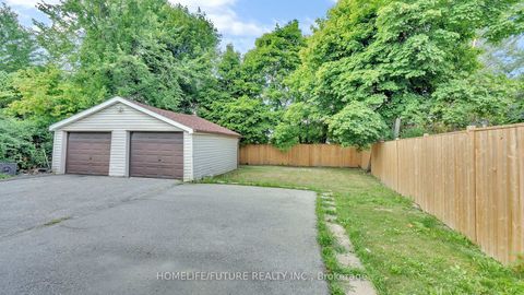 Photo 7 at 6 De Quincy Boulevard, Clanton Park, Toronto