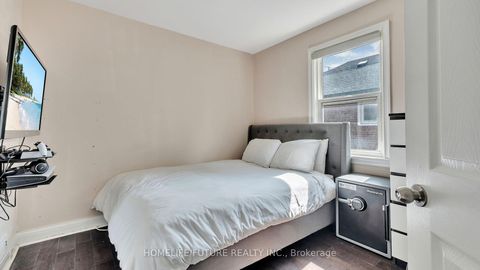 Photo 15 at 6 De Quincy Boulevard, Clanton Park, Toronto