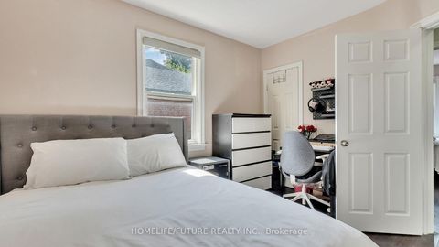 Photo 16 at 6 De Quincy Boulevard, Clanton Park, Toronto