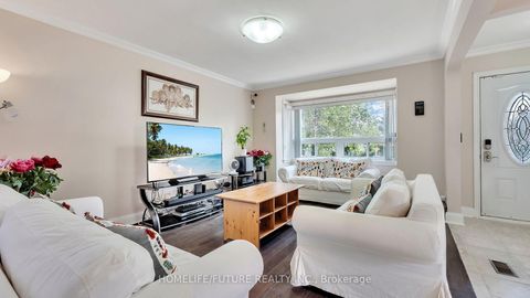 Photo 23 at 6 De Quincy Boulevard, Clanton Park, Toronto